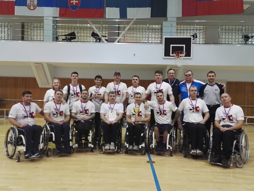 Команда "БасКИ-Невские звезды" из Санкт-Петербурга победила на чемпионате России по баскетболу на колясках 