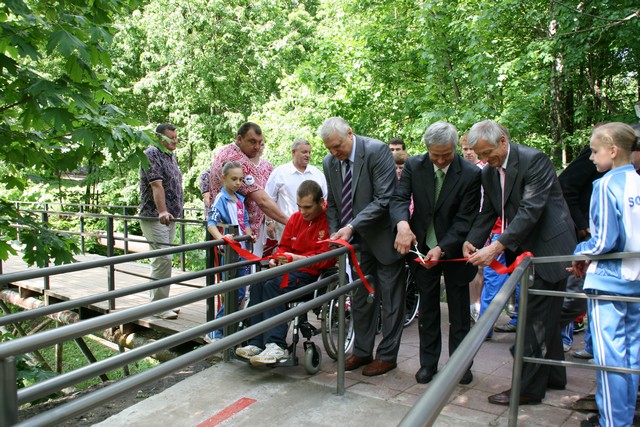 П. А. Рожков,  А. А. Строкин в г. Раменское (Московская область) в спортивно-оздоровительном комплексе "Сатурн"  торжественно открыли Открытый чемпионат и первенство России по плаванию среди спортсменов с поражением опорно-двигательного аппарата и  введ