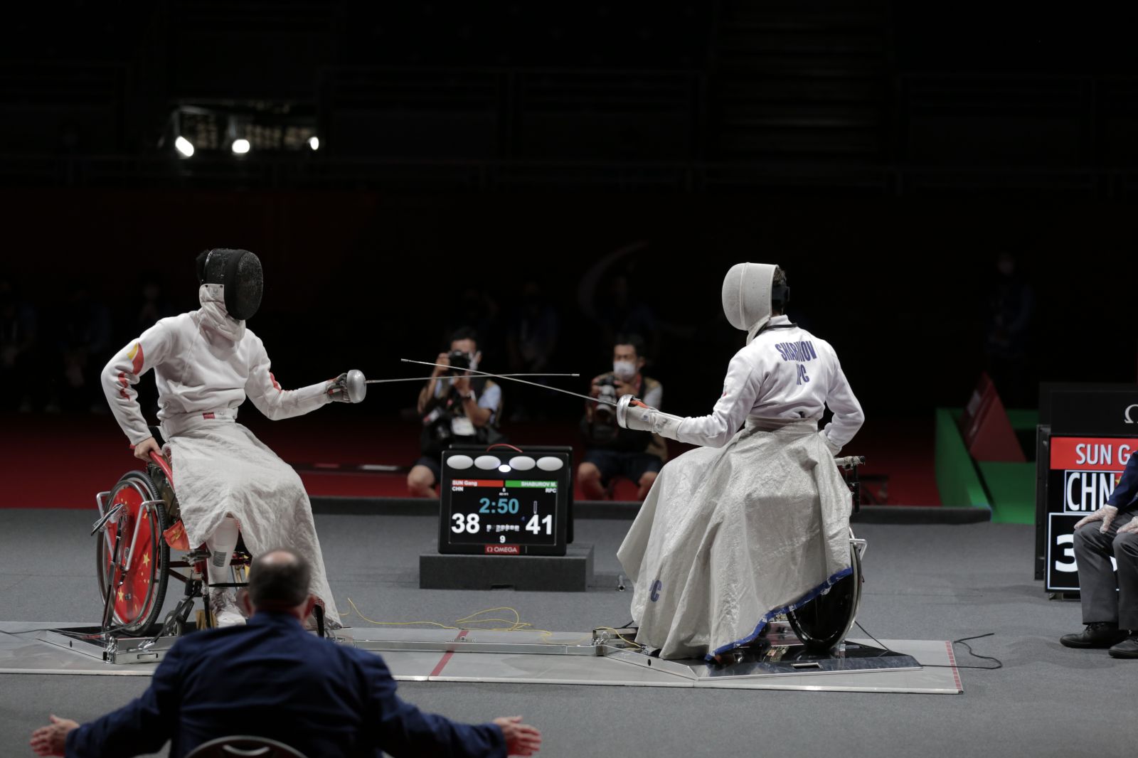 В.В. Путин поздравил победителей XVI Паралимпийских летних игр в Токио в командных соревнованиях среди мужчин по фехтованию в дисциплине шпага М. Шабурова, А. Кузюкова, А. Юсупова