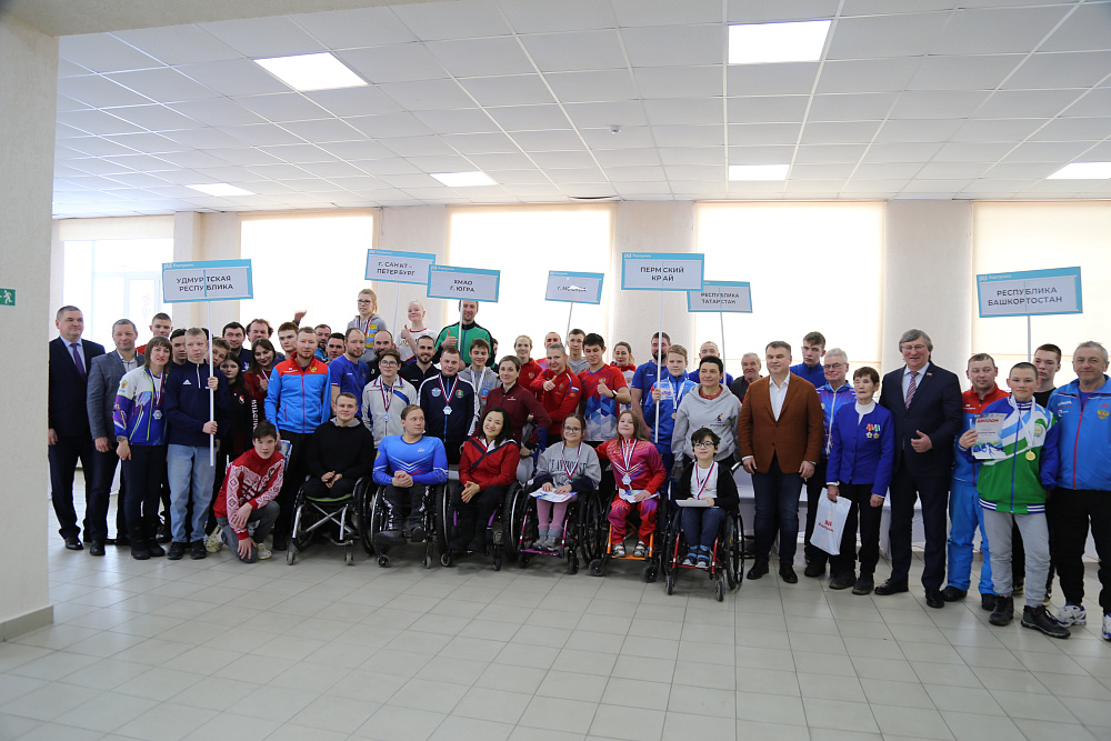  Около 40 спортсменов с ПОДА в Березниках разыграли медали соревнований по лыжным гонкам и биатлону