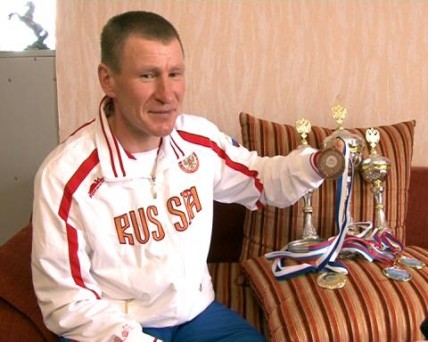 Поздравление Президента Федерации Л.Н. Селезнева серебряному и бронзовому призеру Паралимпийских игр по лыжным гонкам и биатлону спорта лиц с ПОДА, Заслуженному мастеру спорта России В.И. Кононову в связи с 45-летним юбилеем