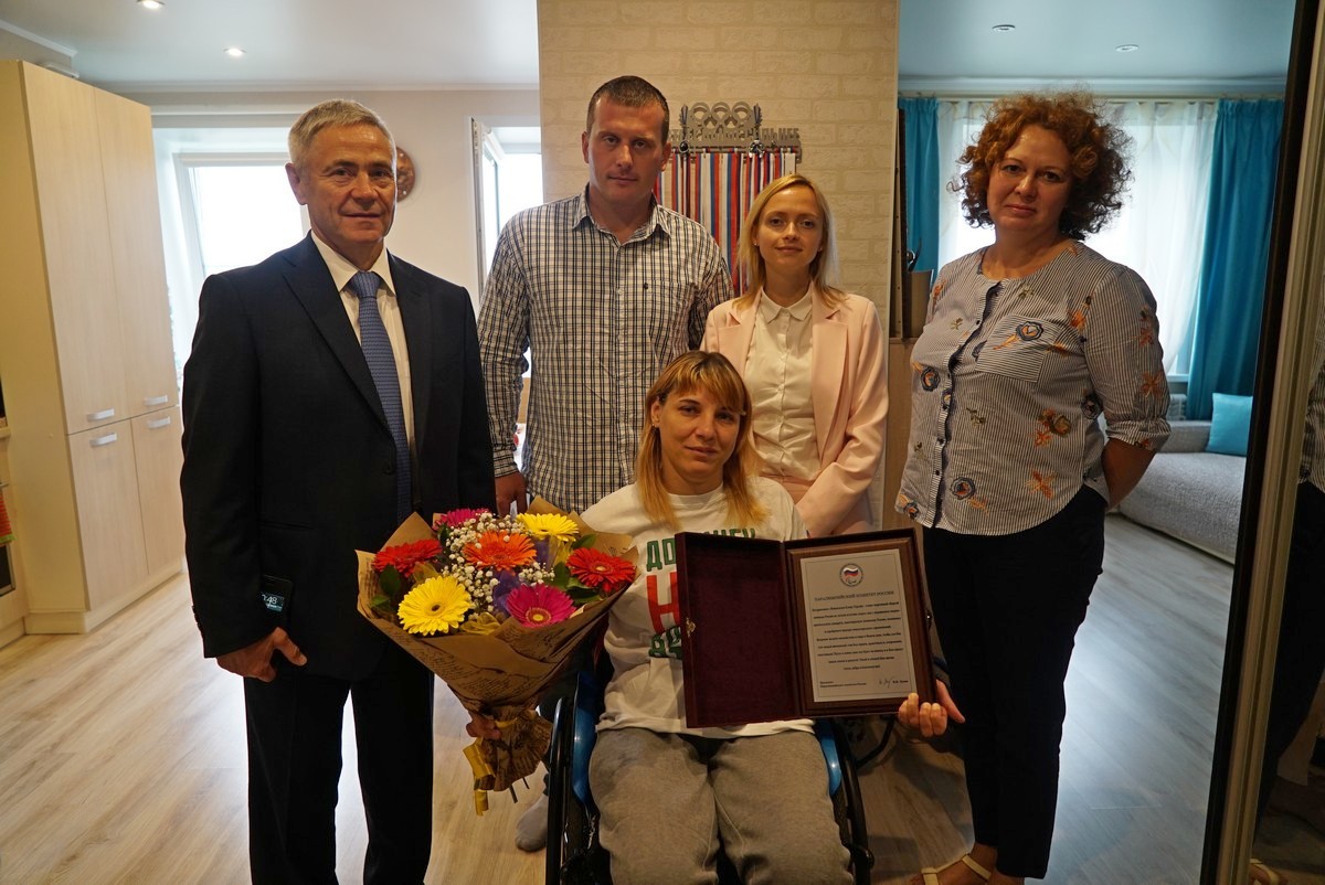 П.А. Рожков, О.В. Семенова в рамках рабочего визита в г. Смоленск (Смоленская область) встретились с членом сборной команды России по легкой атлетике спорта лиц с ПОДА Е.В. Горловой