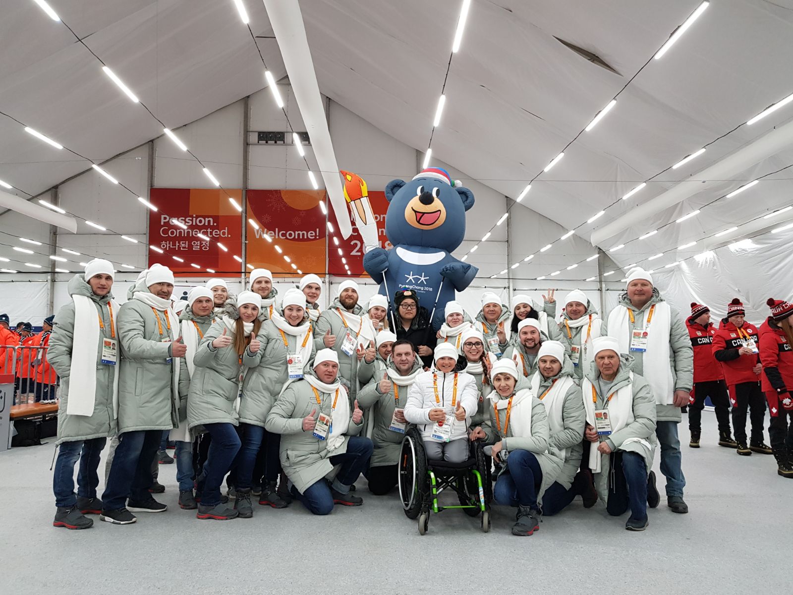 Российские спортсмены и персонал спортсменов приняли участие в торжественной церемонии открытия XII Паралимпийских зимних игр 2018 года в г. Пхенчхан (Республика Корея)