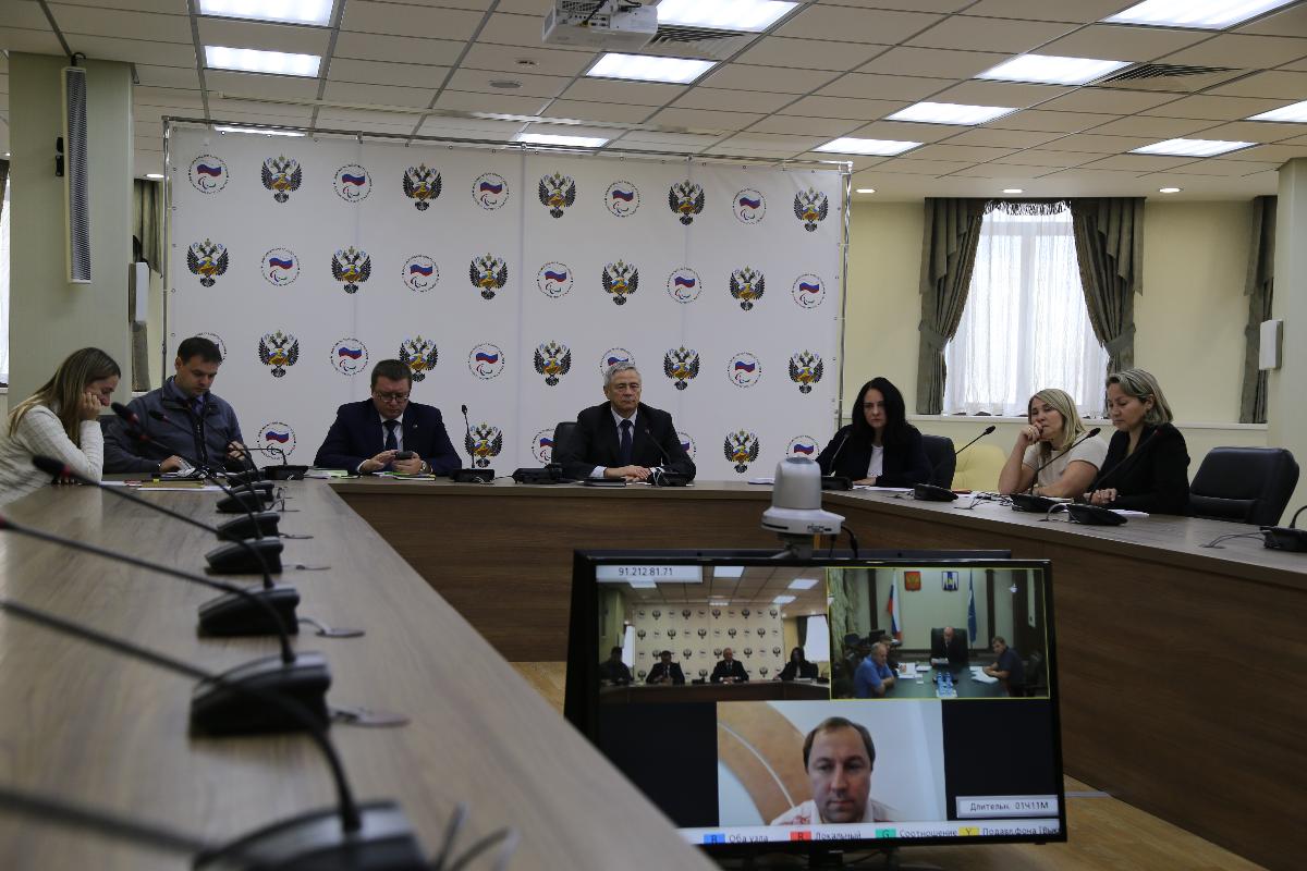 П.А. Рожков совместно с заместителем председателя Правительства Сахалинской области А.В. Зайцевым посредством видеоконференцсвязи провели рабочее совещание по вопросу проведения этапа Кубка мира в Южно-Сахалинске