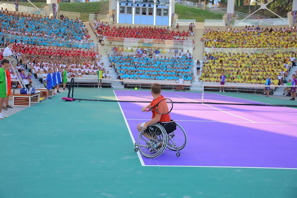 Спортсмены из 7 регионов России разыгрывают награды первенства России по теннису на колясках