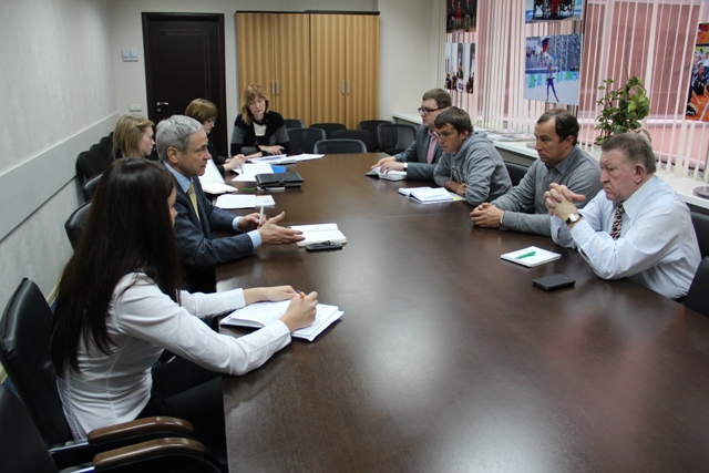 Л.Н. Селезнев, П.А. Рожков в офисе Паралимпийского комитета России провели рабочее совещание со старшим тренером по горнолыжному спорту среди спортсменов с поражением опорно-двигательного аппарата А. В. Назаровым