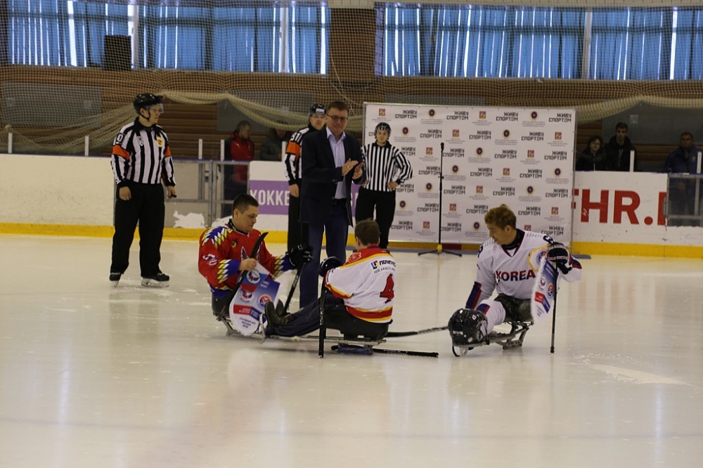На РУТБ «Ока» состоялось открытие и первая игра серии матчевых встреч сборной команды Южной Кореи по хоккею-следж с СХК "Феникс" (Московская область)