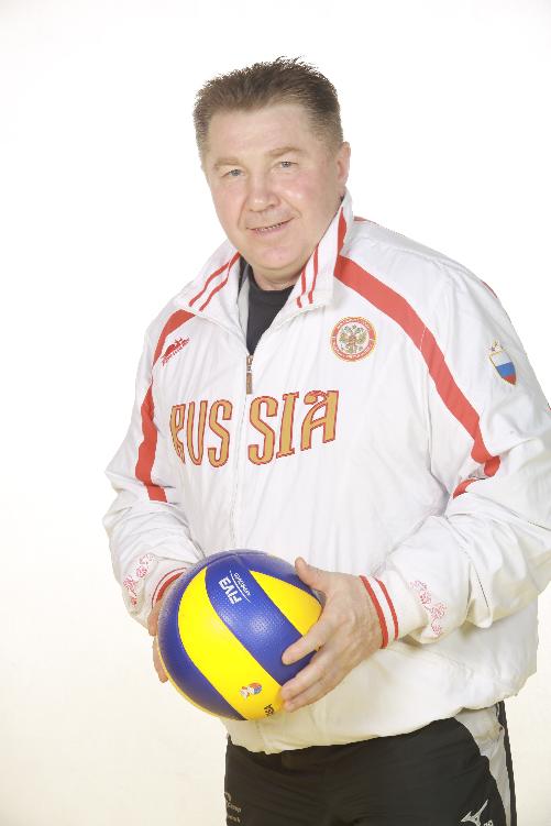 Поздравление Президента Федерации Л.Н. Селезнева бронзовому призеру Паралимпийских игр по волейболу сидя, Заслуженному мастеру спорта России С.И. Якунину в связи с днем рождения