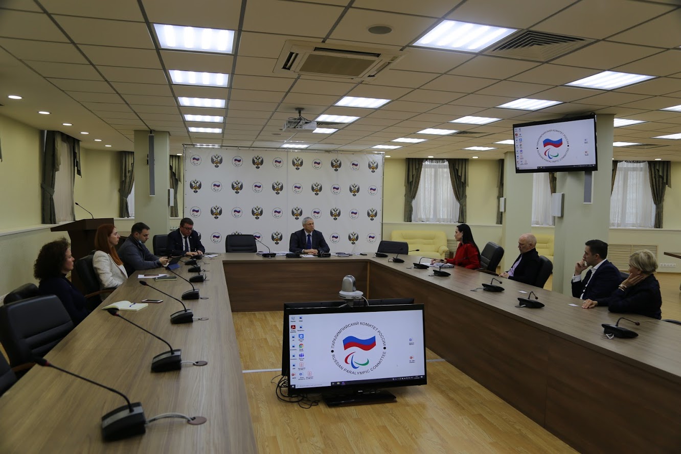 П.А. Рожков в офисе ПКР провел рабочую встречу с представителями Фонда Евгения Миронова «Жизнь в движении»