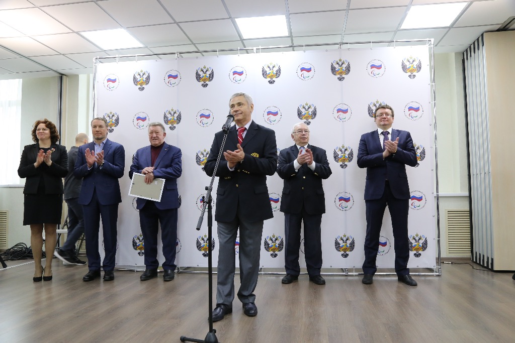 В спортивном зале офиса ПКР прошли чемпионат и первенство России по армспорту среди лиц с поражением опорно-двигательного аппарата