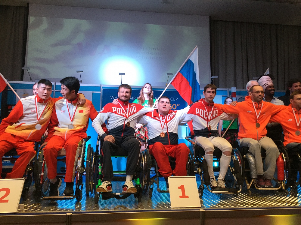 Сборная России по фехтованию на колясках завоевала 11 медалей на Кубке мира в Польше