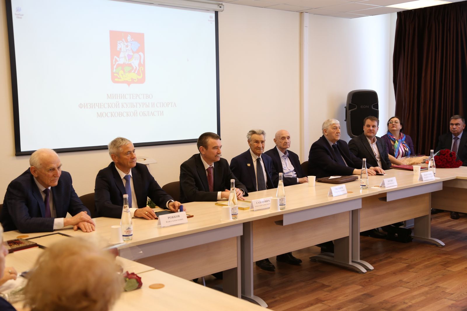 П.А. Рожков в г. Москве поздравил Заслуженного работника физической культуры и спорта РФ В.И. Хворикова с 90-летним Юбилеем со дня рождения и 70-летию трудовой и общественной деятельности