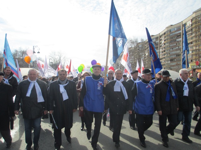 П. А. Рожков в  г. Тюмени  во время Первомайской акции Профсоюзов "Достойный труд - достойная зарплата!" встретился с вице-губернатором Тюменской области  С. М.  Сарычевым