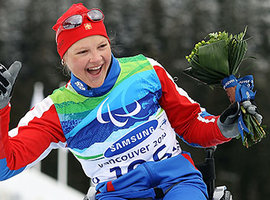 Поздравление Президента Федерации Л.Н. Селезнева двукратной чемпионке и серебряному призеру Паралимпийских игр по лыжным гонкам и биатлону спорта лиц с ПОДА, Заслуженному мастеру спорта России М.В. Иовлевой в связи с днем рождения  