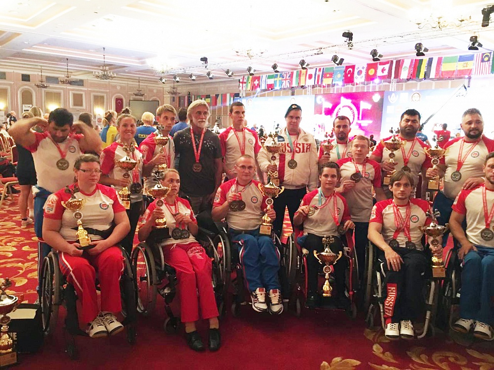 Российские спортсмены одержали командную победу на чемпионате мира по армрестлингу в Турции