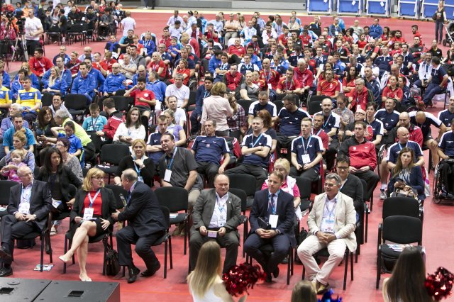 В Словакии прошла церемония открытия и первый соревновательный день командного чемпионата мира по настольному теннису спорта лиц с ПОДА