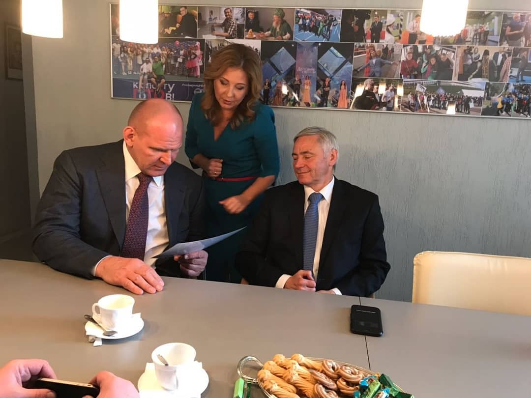 П.А. Рожков с А.А. Карелиным приняли участие в прямом эфире на телеканале «Вся Уфа», в рамках которого прошла рабочая встреча с Министром молодежной политики и спорта РБ А.И. Иванютой и руководителем РО Федерации ПОДА в РБ Е.И. Емельяновым