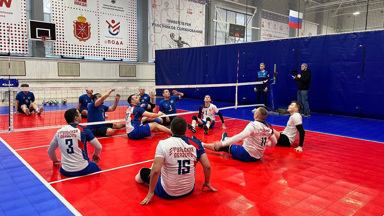 6 декабря состоялась торжественная церемония открытия Всероссийских соревнований – «ДоброFon чемпионат России по волейболу сидя, финал «Лига героев»