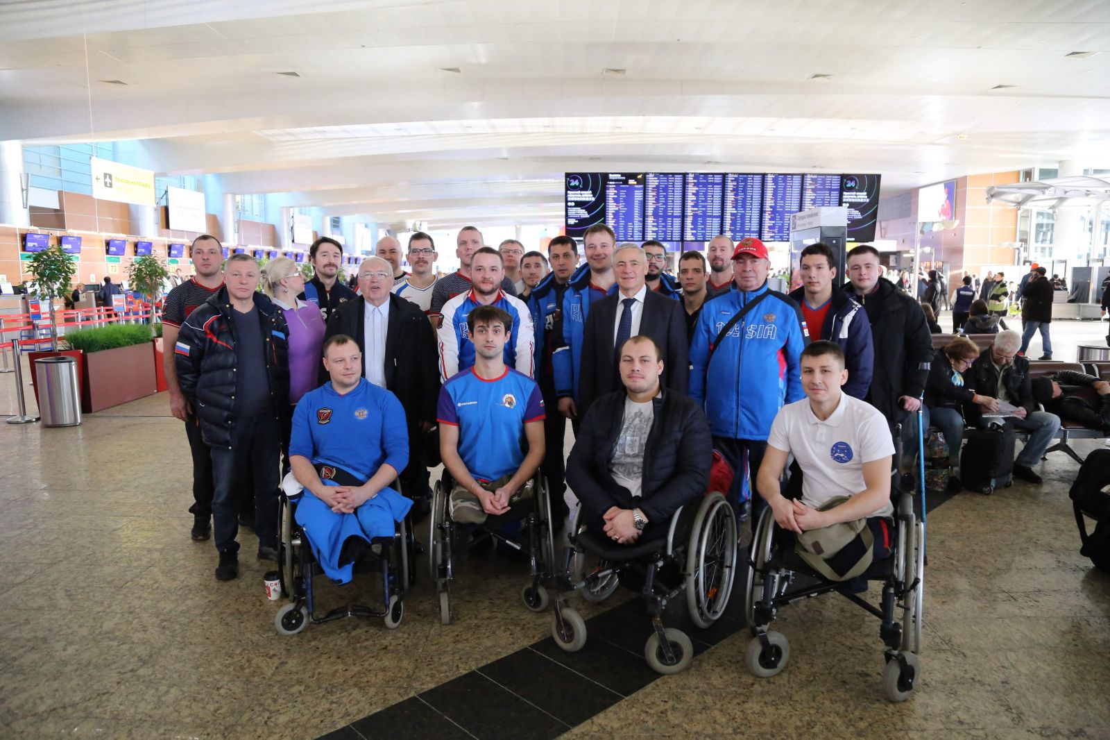П.А. Рожков в аэропорту Шереметьево встретился со сборной командой России по следж-хоккею в преддверии чемпионата мира в группе Б в г. Берлин (Германия)
