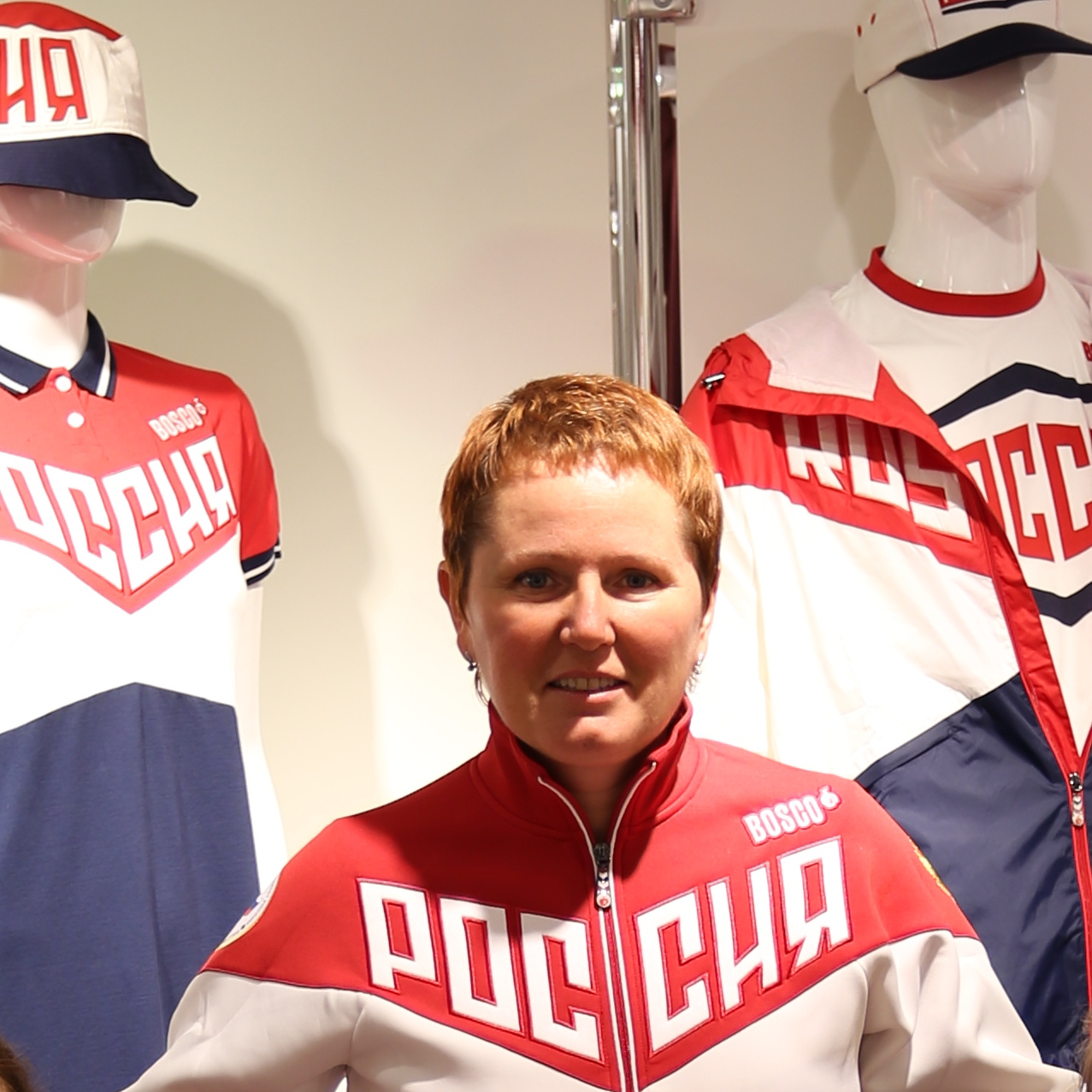 Поздравление Президента Федерации Л.Н. Селезнева старщему тренеру сборной команды России по теннису на колясках О.В. Муриной в связи с днем рождения 