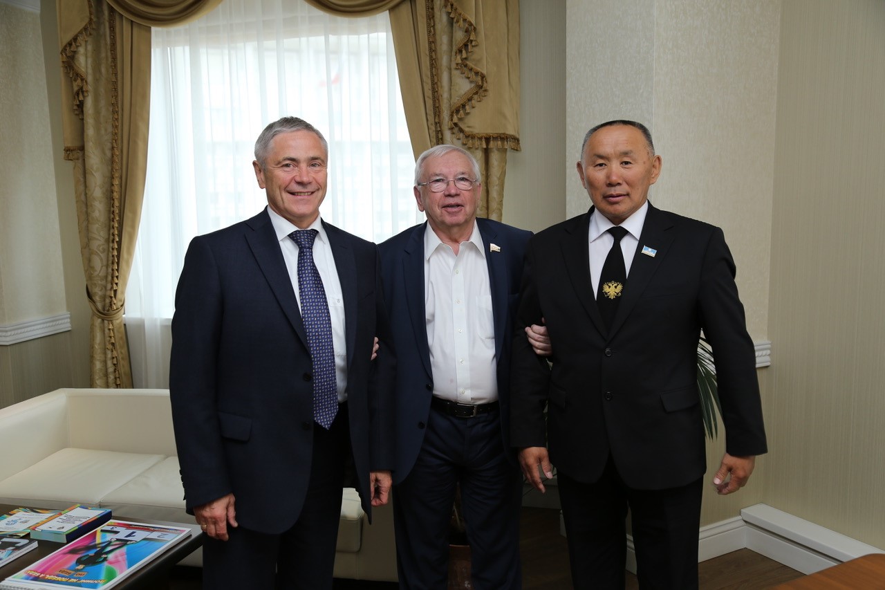 П.А. Рожков в г. Москве провел рабочую встречу с президентом ПКР В.П. Лукиным и заместителем Председателя Правительства Республики Саха (Якутия), членом ЦК Профсоюза М.Д. Гуляевым 