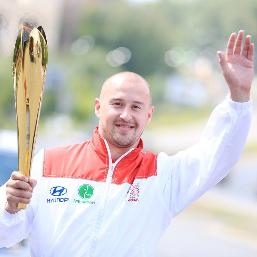 Поздравление президента Федерации Л.Н. Селезнева серебряного призера Паралимпийских игр по хоккею-следж И.Ю. Кузнецова в связи с днем рождения