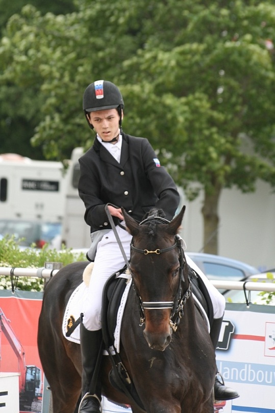 Конный спорт