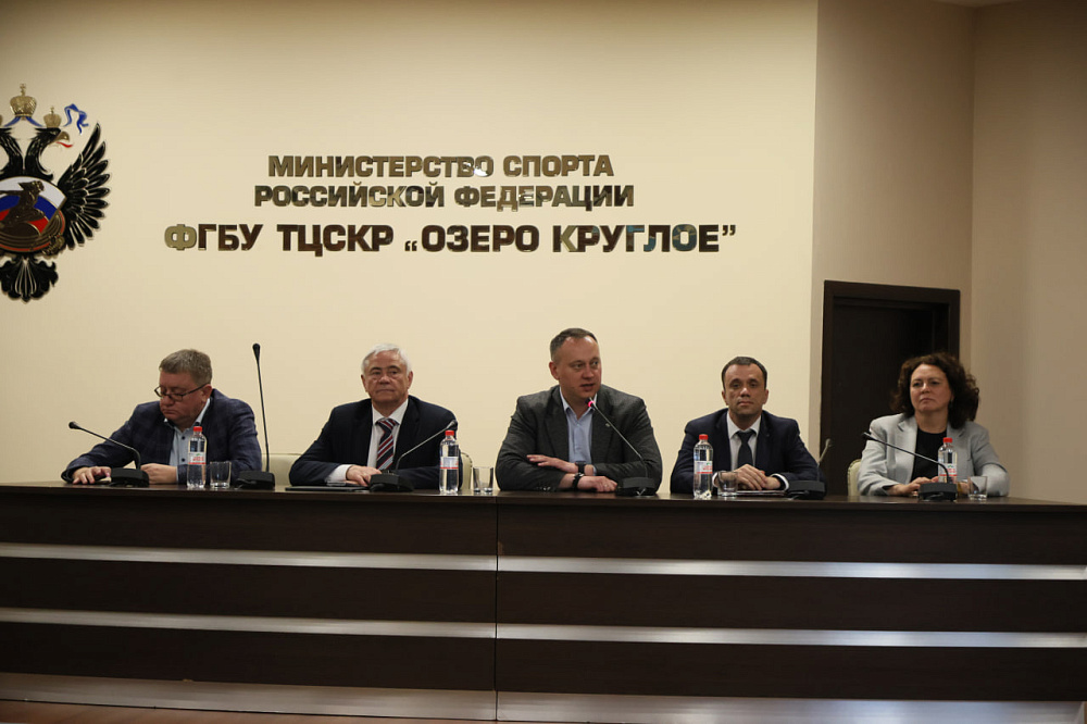 Президент Федерации Андрей Строкин посетил открытые тренировки спортивных сборных команд РФ по плаванию и легкой атлетике в преддверии чемпионатов мира