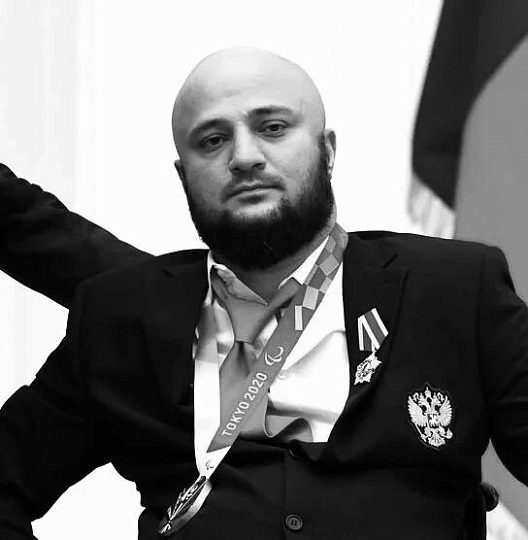 Всероссийская Федерация спорта лиц с поражением опорно-двигательного аппарата с глубоким прискорбием сообщает, что 10 октября ушел из жизни Муса Таймазов - выдающийся спортсмен по легкой атлетике спорта лиц с поражением ОДА.